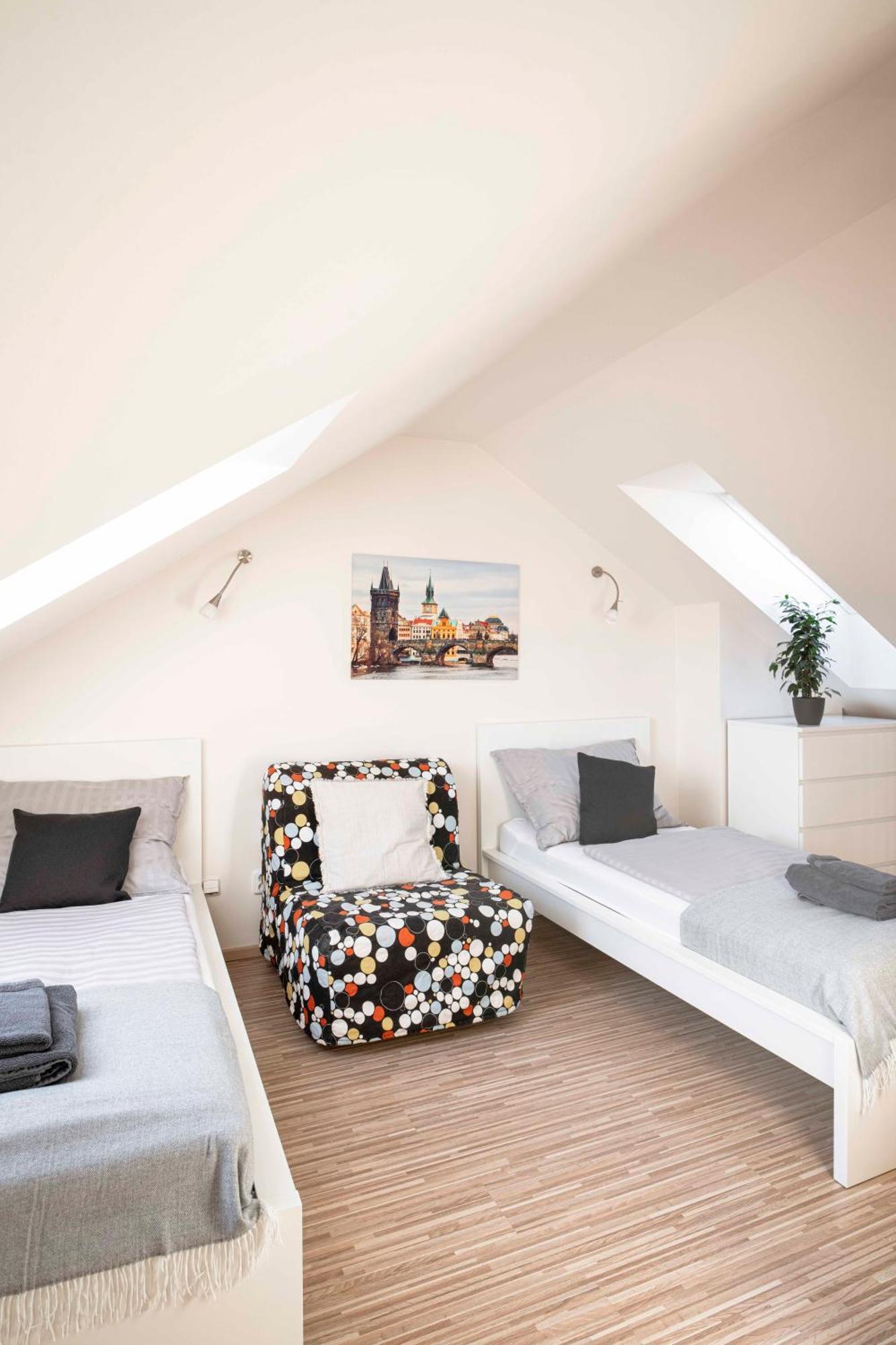 150m² 4br Duplex Near Metro & Center Apartamento Praga