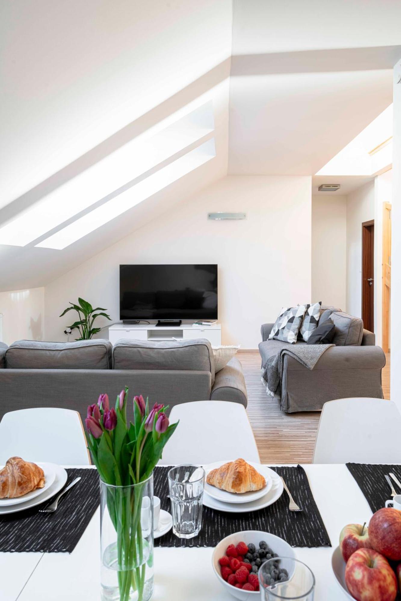 Apartamento 150m² 4br Duplex Near Metro & Center *
