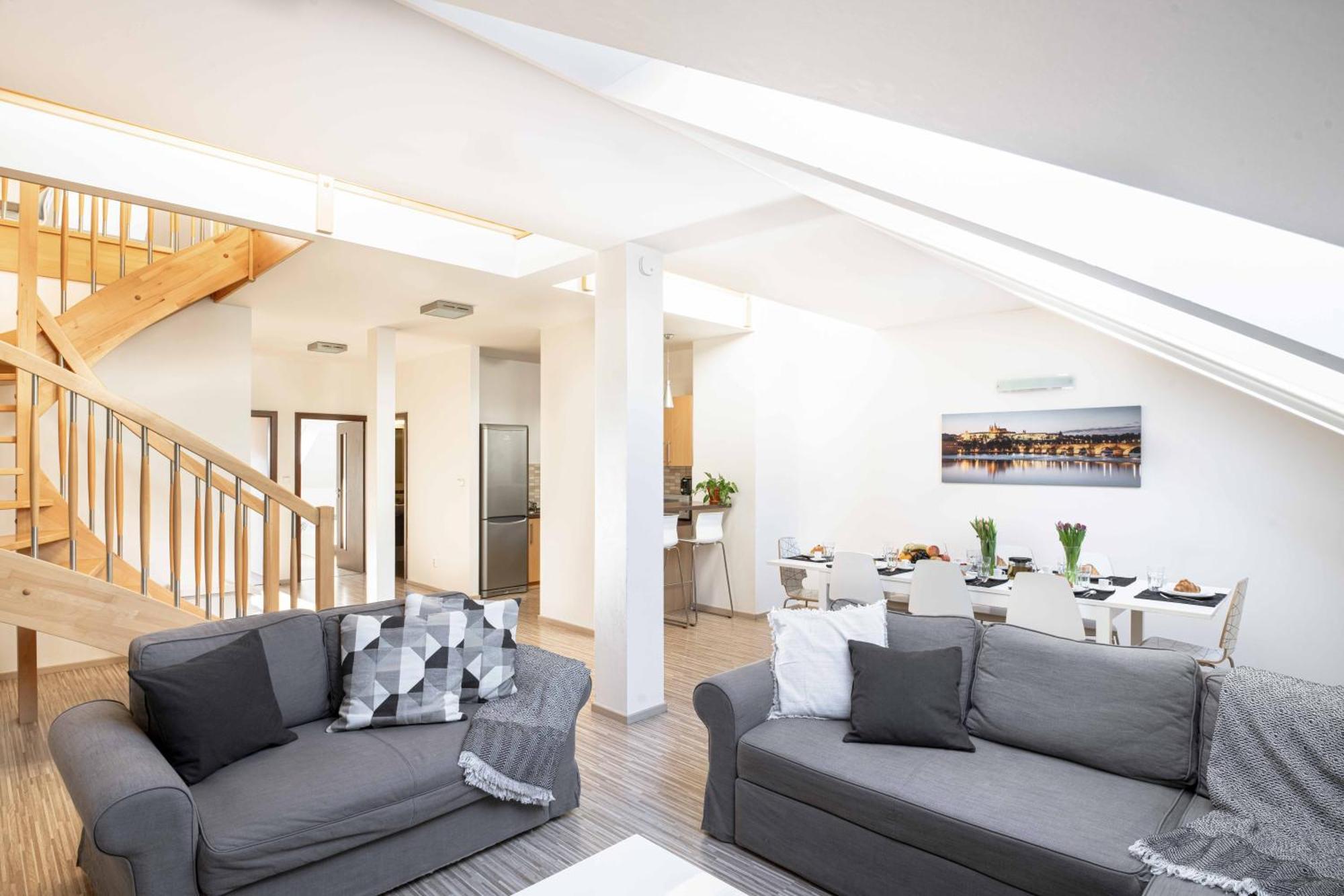 150m² 4br Duplex Near Metro & Center Appartamento