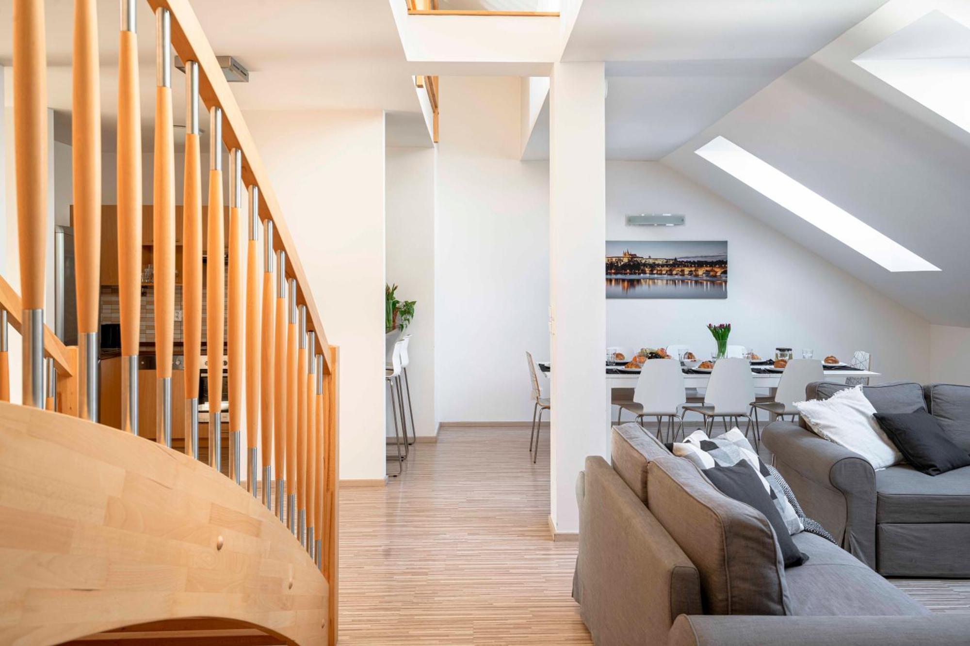 150m² 4br Duplex Near Metro & Center Appartamento